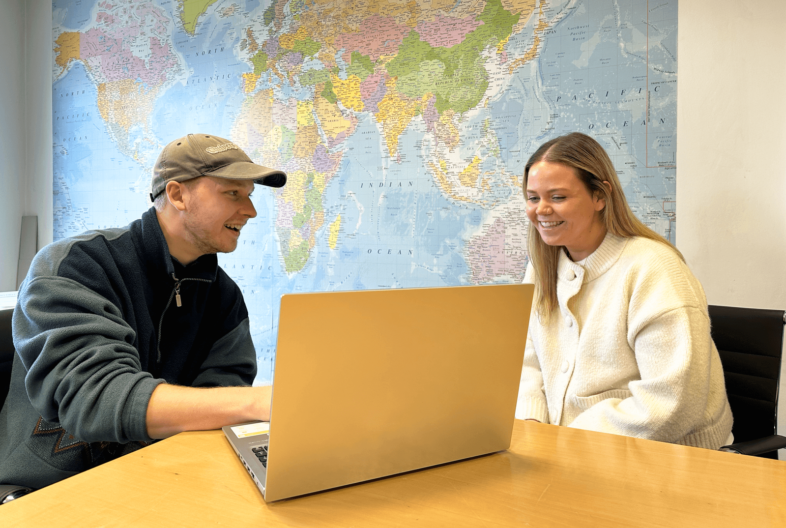 Group traveller getting 1 to 1 travel advice with Adventure360 Travel Advisor