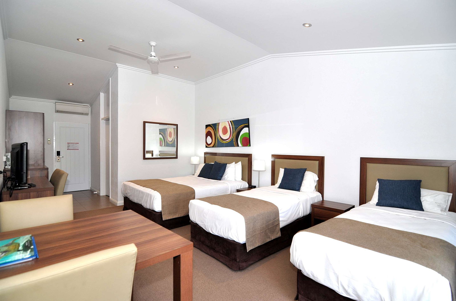 Mission beach resort accommodation for group travellers