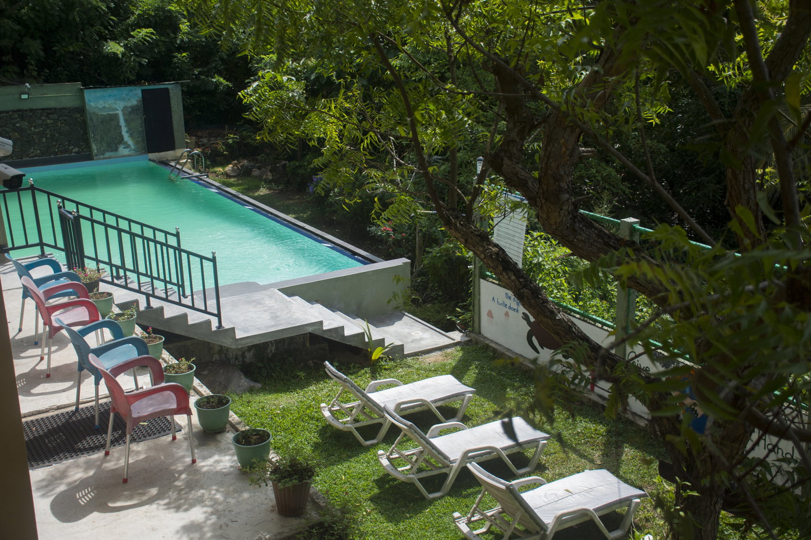 Volunteer house in Sri Lanka with pool 